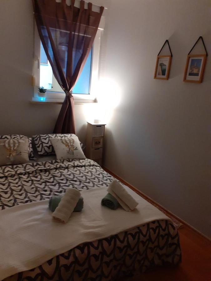 Lola Apartmani Ровинь Экстерьер фото
