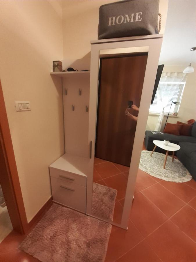 Lola Apartmani Ровинь Экстерьер фото