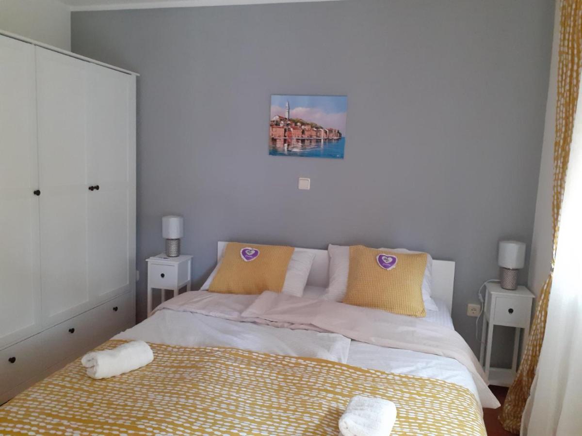 Lola Apartmani Ровинь Экстерьер фото